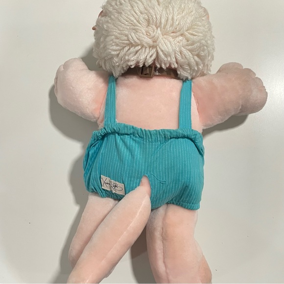 1983 Coleco Cabbage Patch Koosas Cat(Carrie) With Cute Original Blue Jumpsuit. - Picture 2 of 3